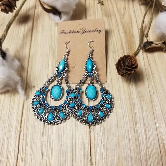 Gorgeous Beaded and Stone Bohemian TURQUOISE  Dangle earrings - Picture 5 of 13